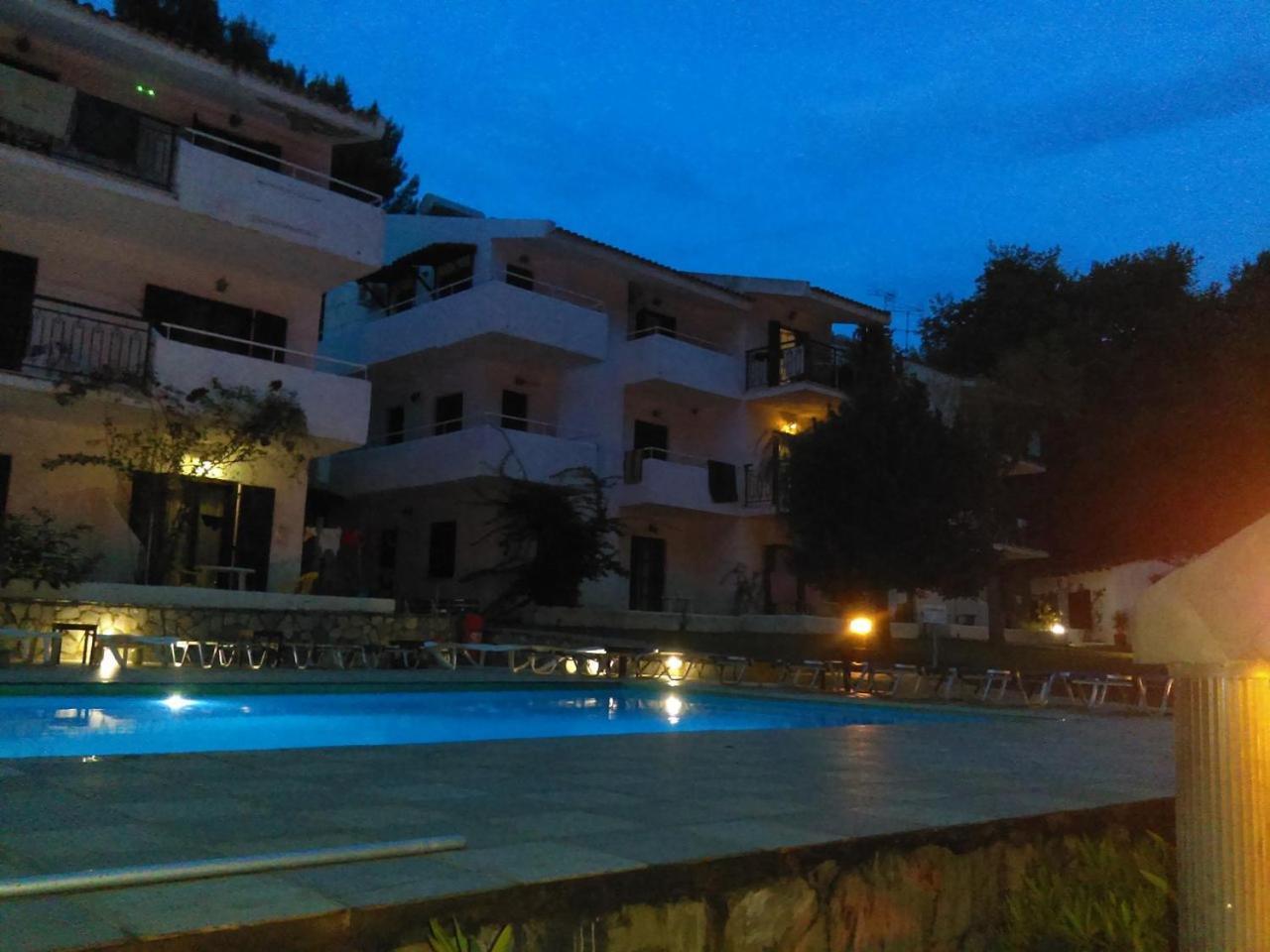 Amalia Apartments Koukounaries Buitenkant foto
